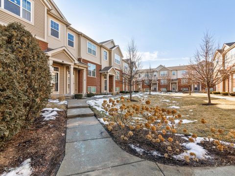 Tiny photo for 108 S DEE Road #1, Park Ridge, IL 60068 (MLS # 12565354)