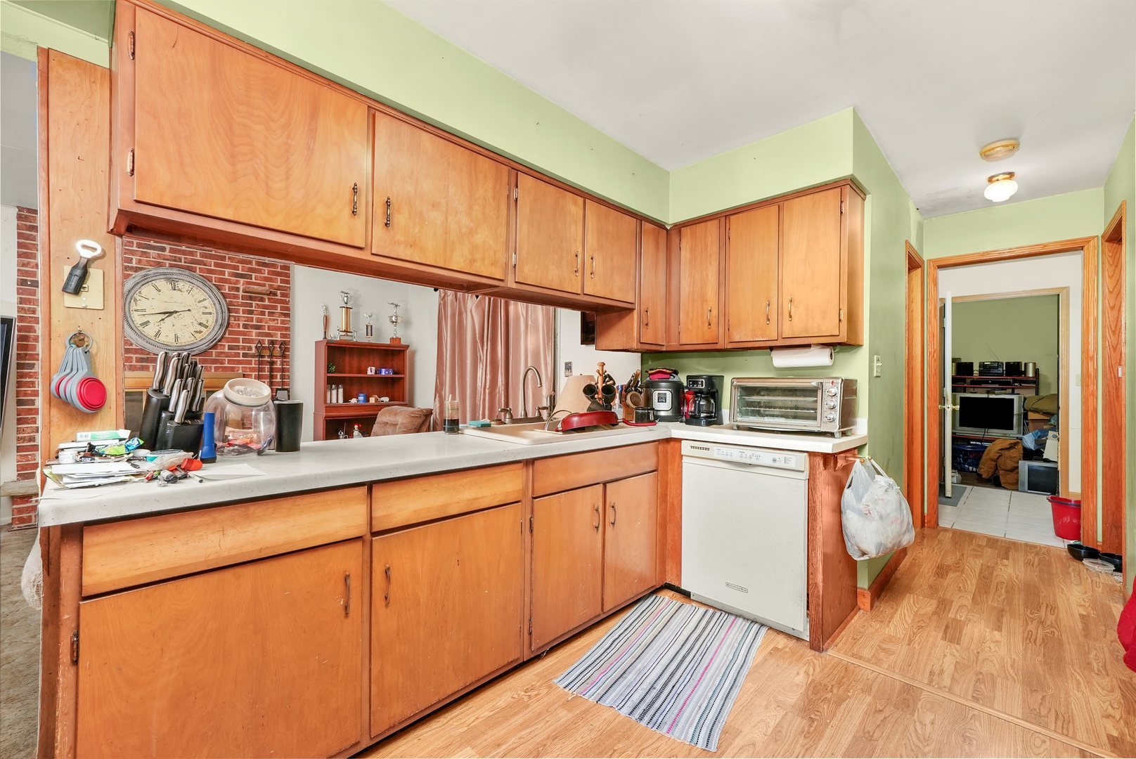 3025 Victoria Avenue