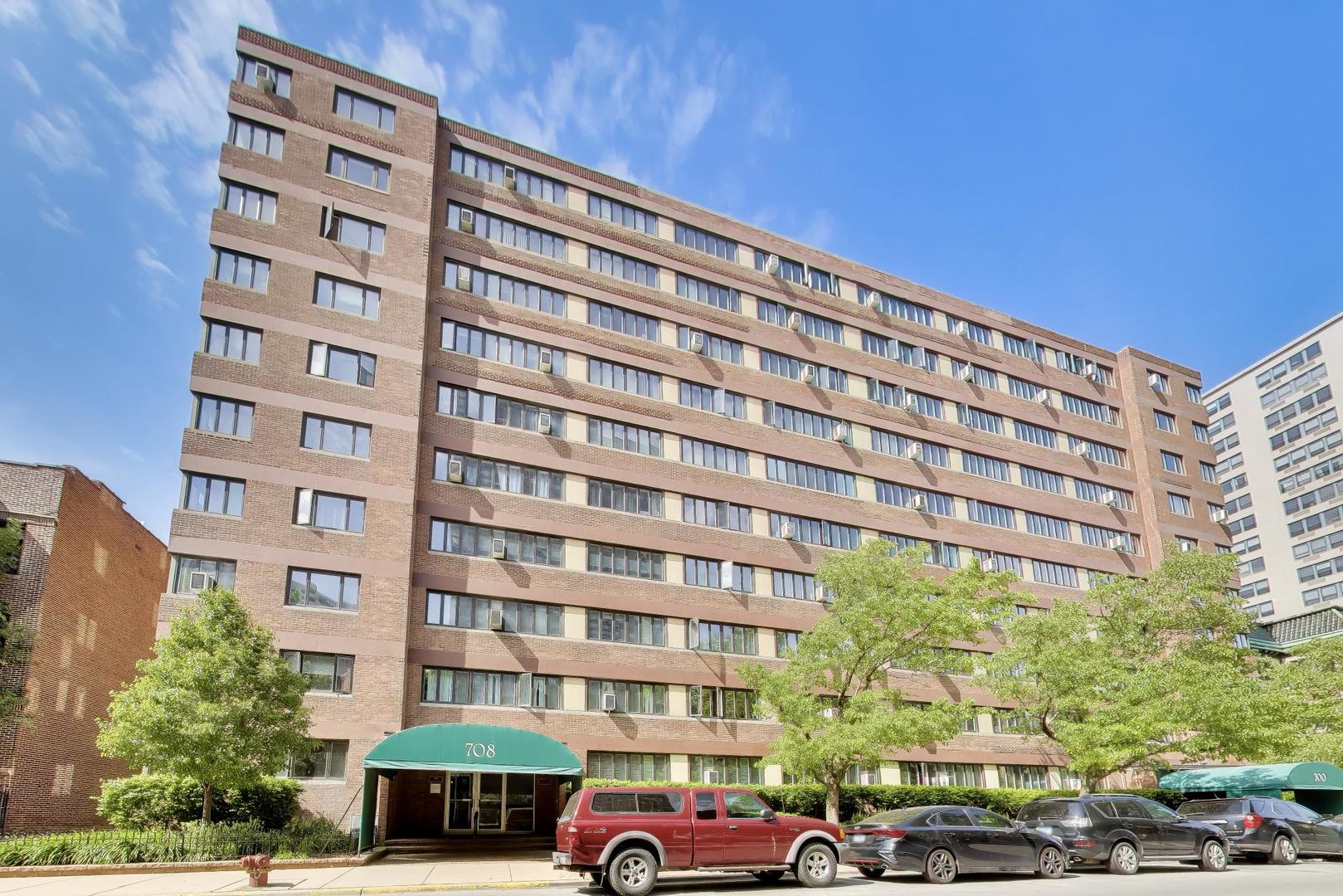 708 W BITTERSWEET Place 1003