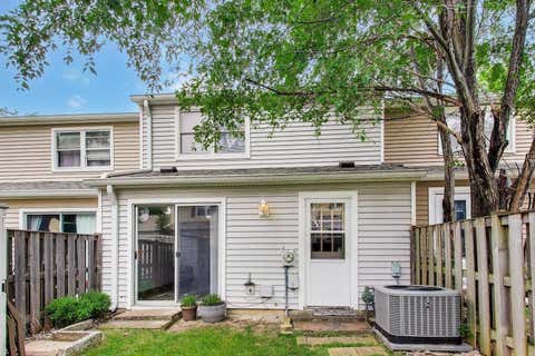 Tiny photo for 816 Mansfield Court, Schaumburg, IL 60194 (MLS # 12702260)
