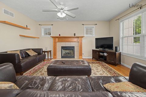 Tiny photo for 2819 Gill Street, Bloomington, IL 61704 (MLS # 12645313)