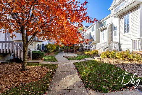 Tiny photo for 31 S TREEHOUSE Lane #31, Round Lake, IL 60073 (MLS # 12508123)