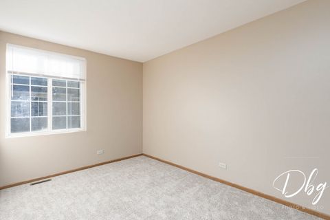 Tiny photo for 31 S TREEHOUSE Lane #31, Round Lake, IL 60073 (MLS # 12508123)