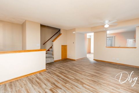 Tiny photo for 31 S TREEHOUSE Lane #31, Round Lake, IL 60073 (MLS # 12508123)