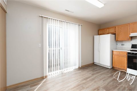 Tiny photo for 31 S TREEHOUSE Lane #31, Round Lake, IL 60073 (MLS # 12508123)