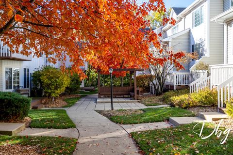 Tiny photo for 31 S TREEHOUSE Lane #31, Round Lake, IL 60073 (MLS # 12508123)