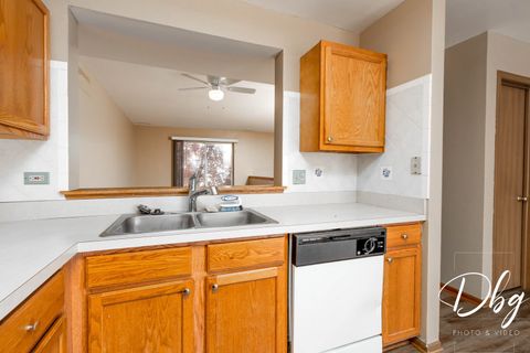 Tiny photo for 31 S TREEHOUSE Lane #31, Round Lake, IL 60073 (MLS # 12508123)