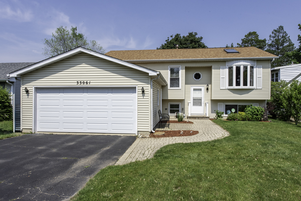 33061 N Rolling Hills Road