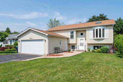33061 N Rolling Hills Road Grayslake IL 60030