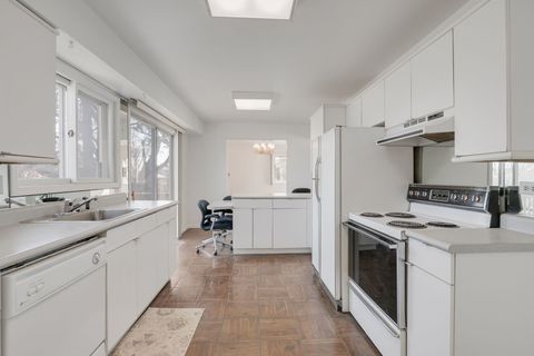 Tiny photo for 736 Clohesey Drive, Buffalo Grove, IL 60089 (MLS # 12597340)