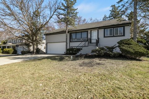 Tiny photo for 736 Clohesey Drive, Buffalo Grove, IL 60089 (MLS # 12597340)