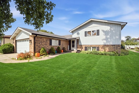 Photo of 2238 Elmira Avenue, Des Plaines, IL 60018 (MLS # 12664265)