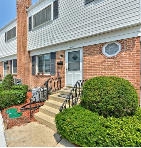 8451 LINDER Court Skokie IL 60077