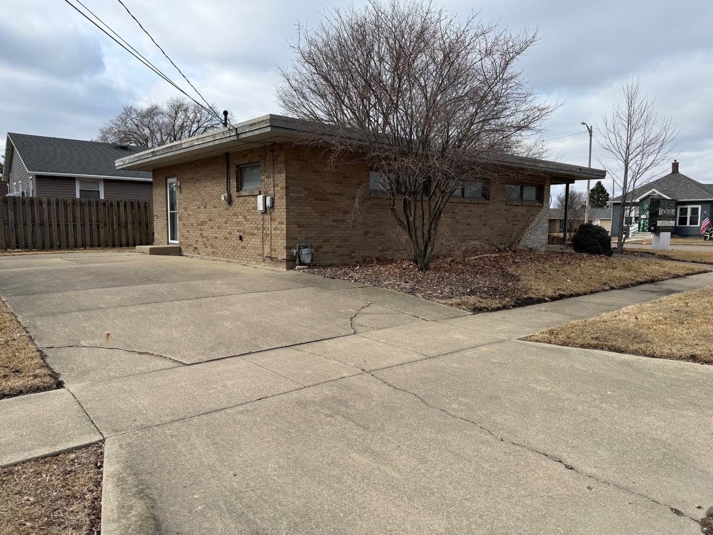 341 W Walnut Street