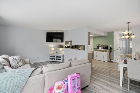 Tiny photo for 8218 Daniel Drive, Justice, IL 60458 (MLS # 12621652)