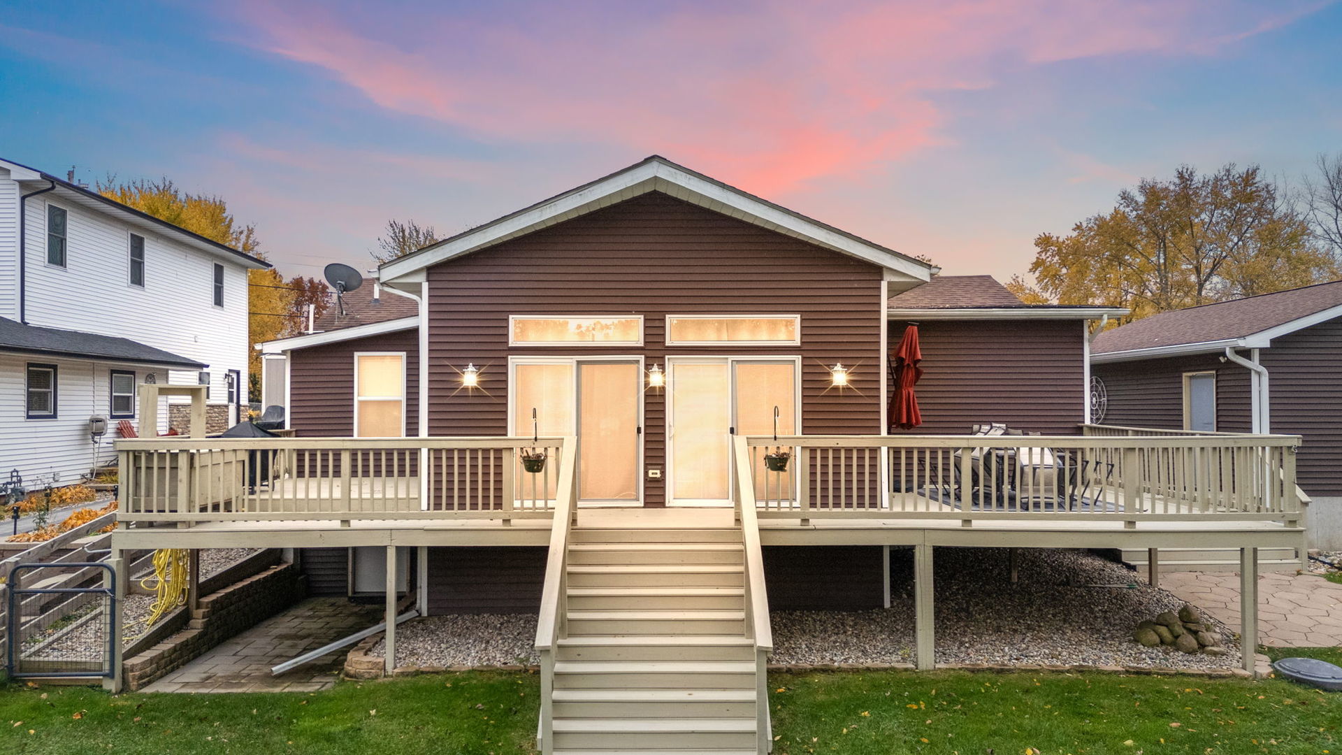 Lowell, Indiana 46356, United States, 3 Bedrooms Bedrooms, ,2 BathroomsBathrooms,Residential,Active,245509