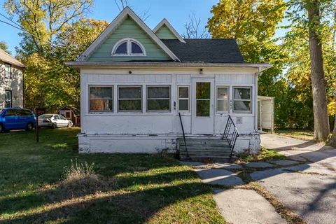 Photo of 407 FOREST Avenue, Rockford, IL 61101 (MLS # 12509617)