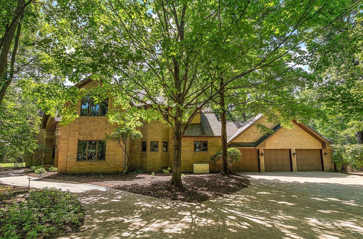 1018 S Butternut Circle