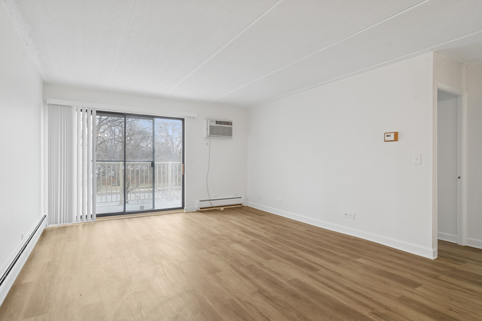 300 W Fullerton Avenue 320