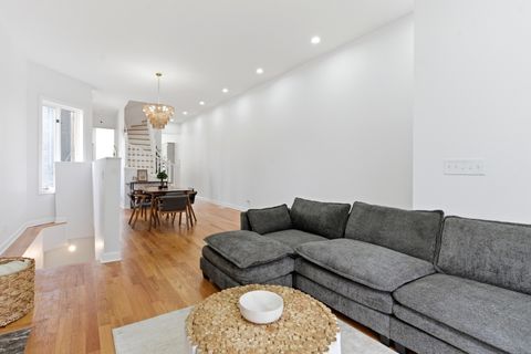 Tiny photo for 835 S Claremont Avenue, Chicago, IL 60612 (MLS # 12632314)