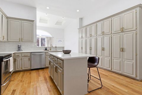 Tiny photo for 835 S Claremont Avenue, Chicago, IL 60612 (MLS # 12632314)