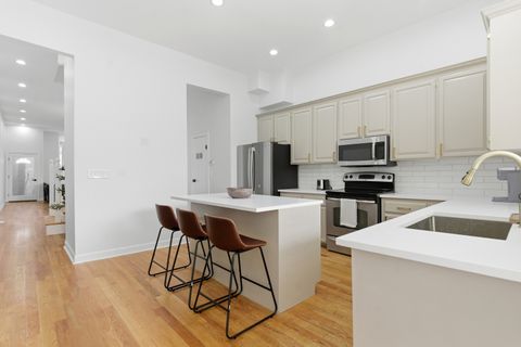 Tiny photo for 835 S Claremont Avenue, Chicago, IL 60612 (MLS # 12632314)