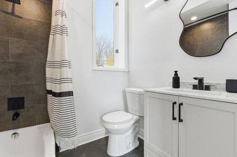 Tiny photo for 835 S Claremont Avenue, Chicago, IL 60612 (MLS # 12632314)