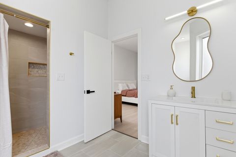 Tiny photo for 835 S Claremont Avenue, Chicago, IL 60612 (MLS # 12632314)