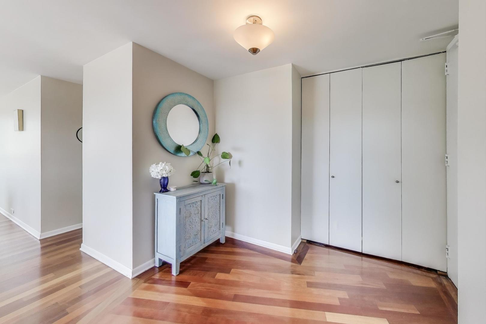 2020 N LINCOLN PARK WEST 7A