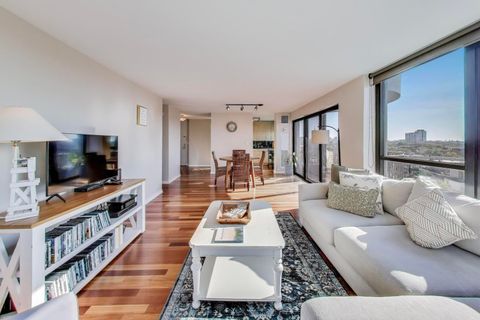 Tiny photo for 2020 N LINCOLN PARK WEST #7A, Chicago, IL 60614 (MLS # 12470699)