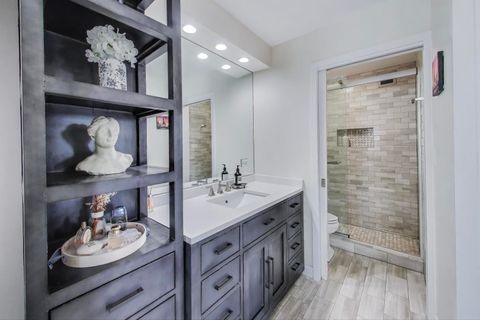 Tiny photo for 2020 N LINCOLN PARK WEST #7A, Chicago, IL 60614 (MLS # 12470699)