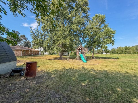 Tiny photo for 417 W Garfield Avenue, Cissna Park, IL 60924 (MLS # 12756971)