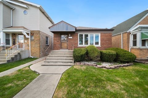 Photo of 8034 S Sacramento Avenue, Chicago, IL 60652 (MLS # 12503260)