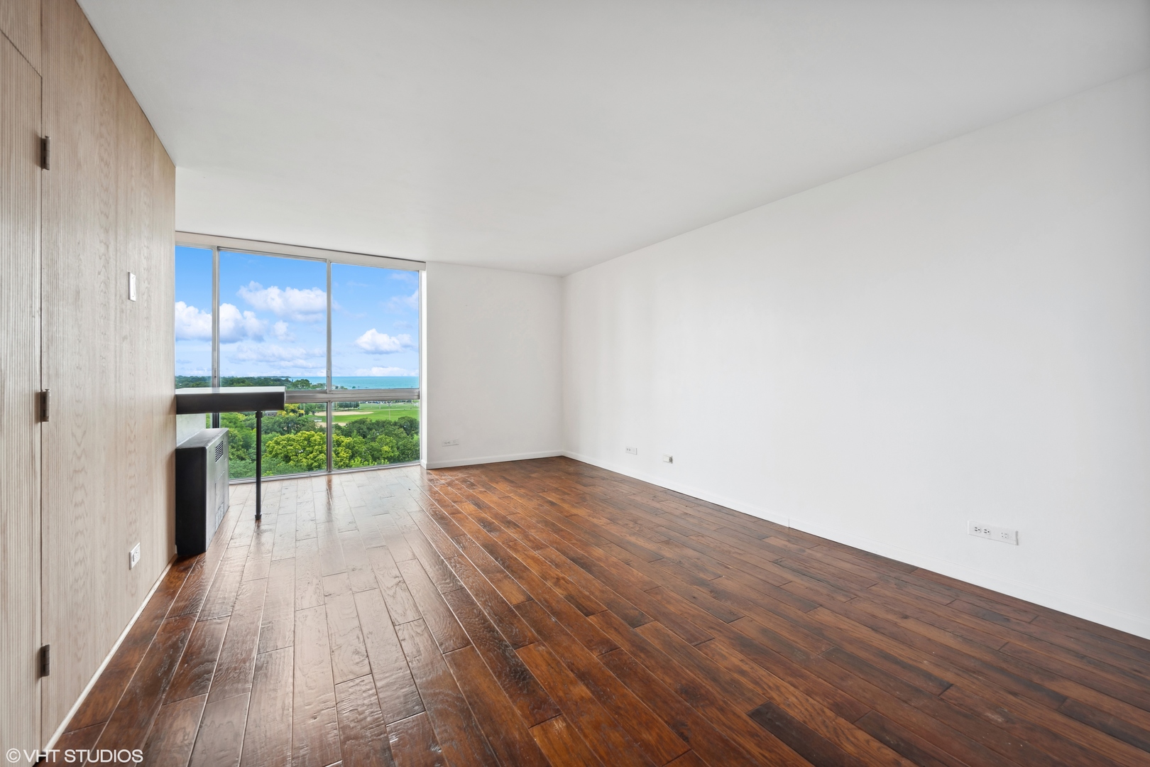 1555 N Dearborn Parkway 11B