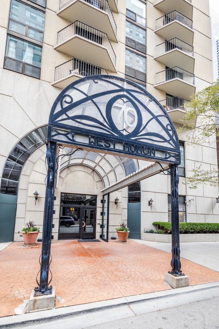70 W Huron Street 802