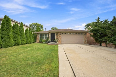 Tiny photo for 9307 S 81st Court, Hickory Hills, IL 60457 (MLS # 12740222)