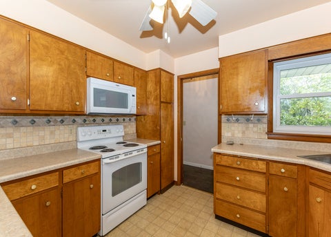 Tiny photo for 1901 47th Street Court, Moline, IL 61265 (MLS # 12720812)