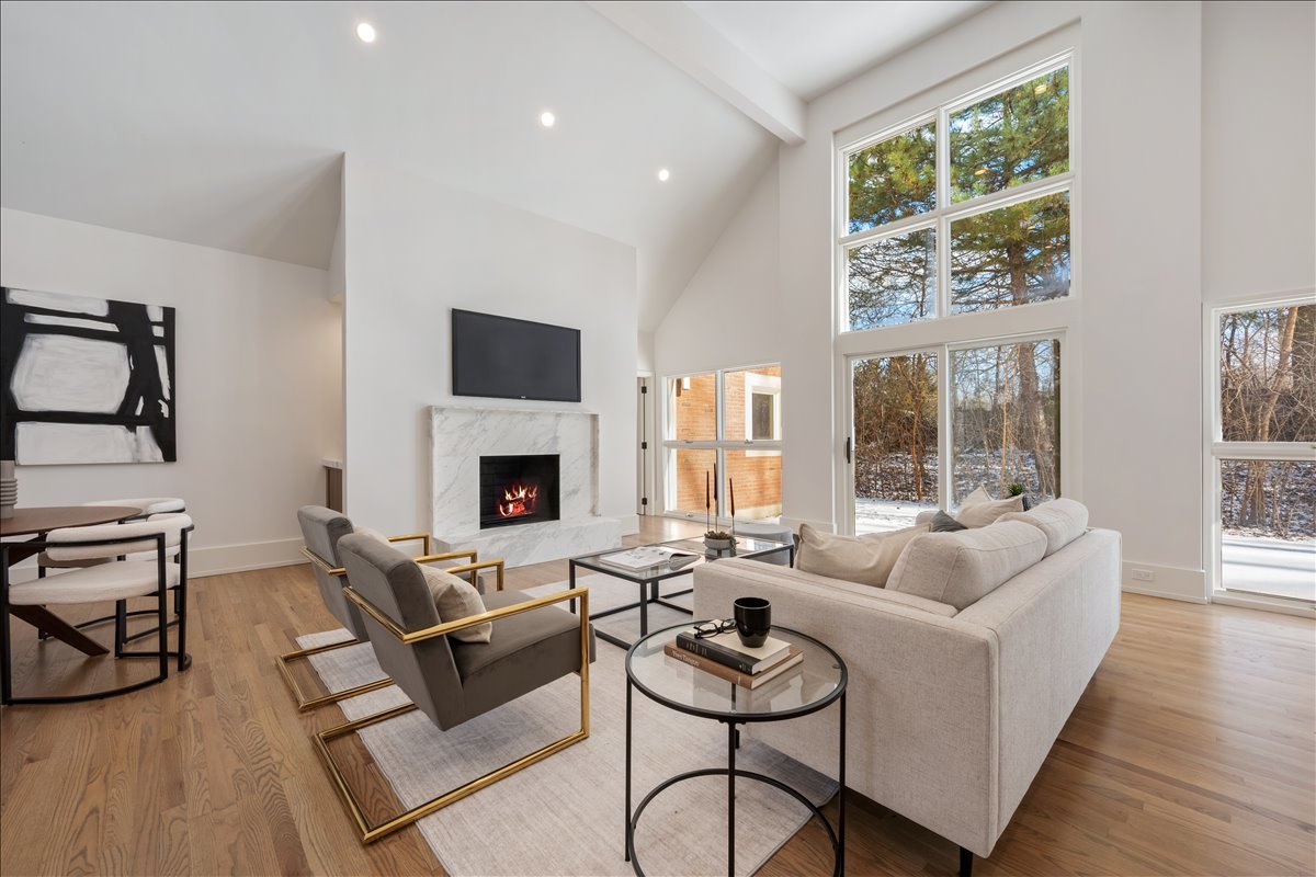 689 Crofton Avenue S