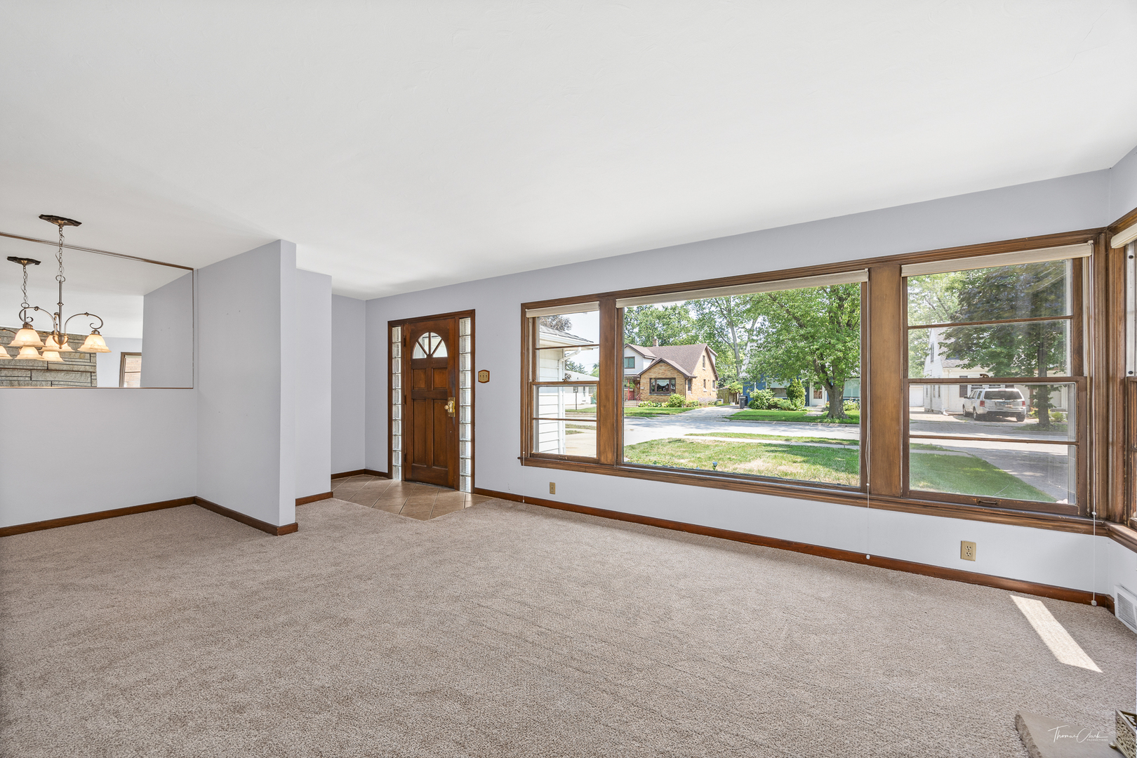 909 Manor Court