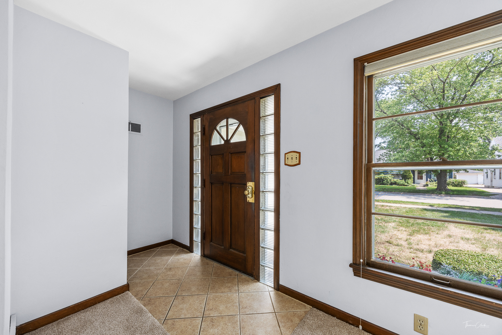 909 Manor Court
