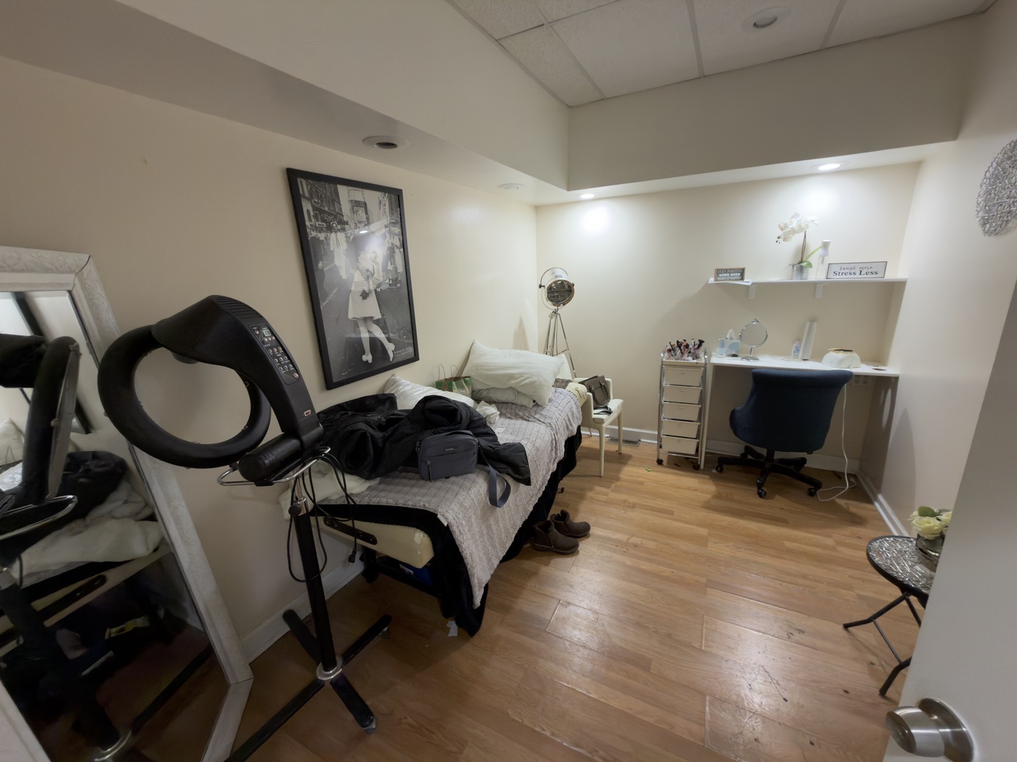 1011 N Western Avenue