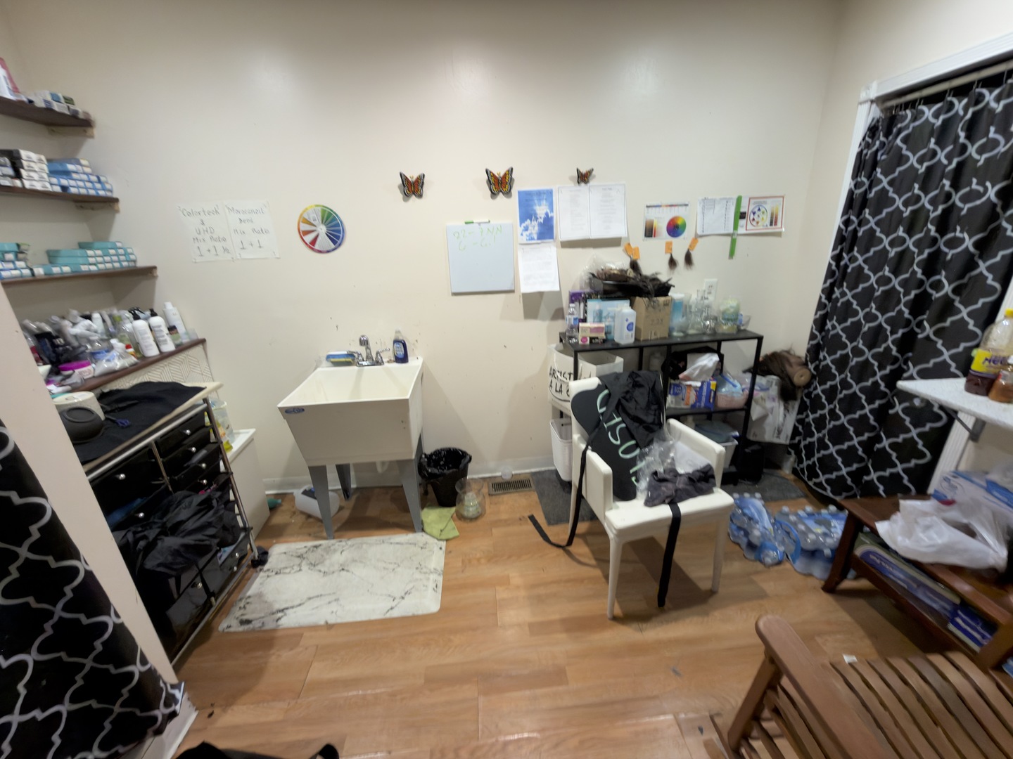 1011 N Western Avenue