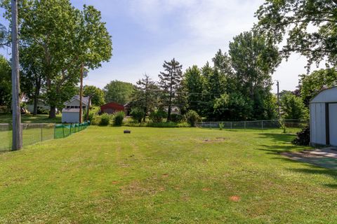 Tiny photo for 425 S Clarendon Avenue, Addison, IL 60101 (MLS # 12704163)