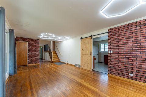 Tiny photo for 425 S Clarendon Avenue, Addison, IL 60101 (MLS # 12704163)