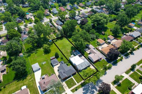 Tiny photo for 425 S Clarendon Avenue, Addison, IL 60101 (MLS # 12704163)