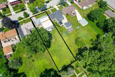 Tiny photo for 425 S Clarendon Avenue, Addison, IL 60101 (MLS # 12704163)