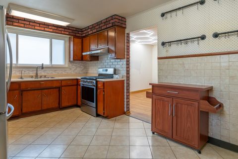 Tiny photo for 425 S Clarendon Avenue, Addison, IL 60101 (MLS # 12704163)