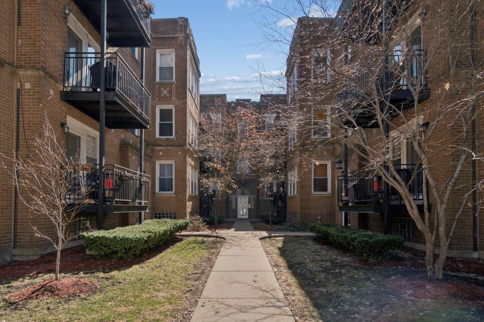 1443 W Victoria Street 2F