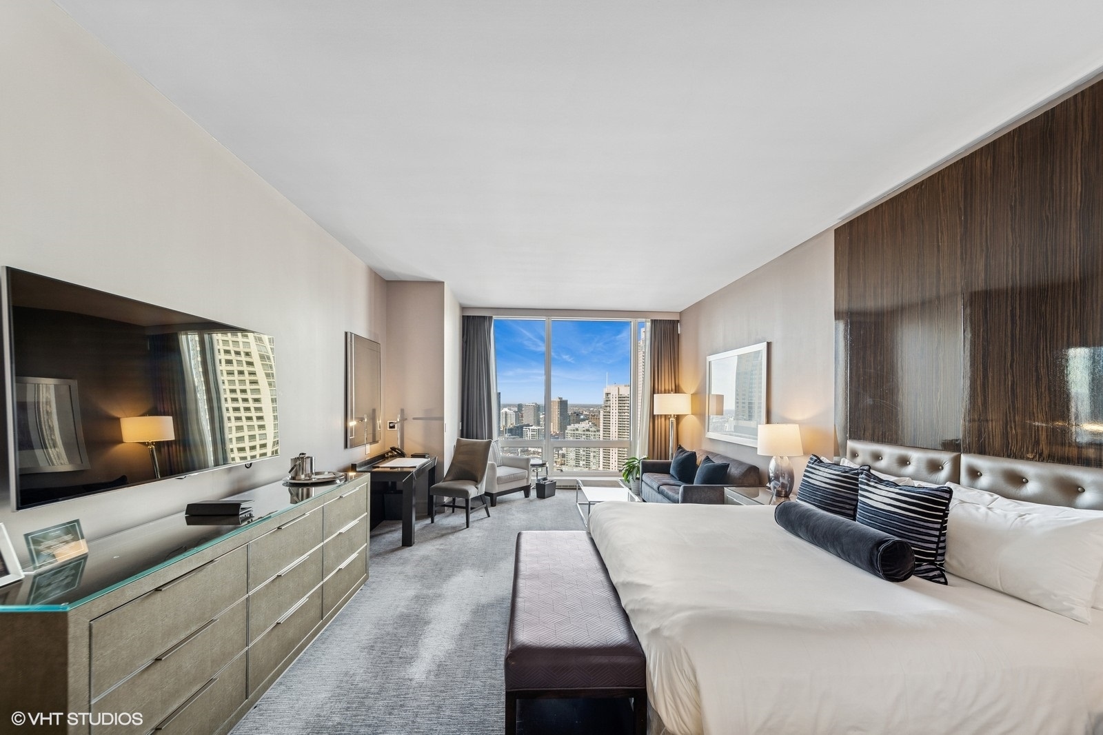 401 N Wabash Avenue 2118