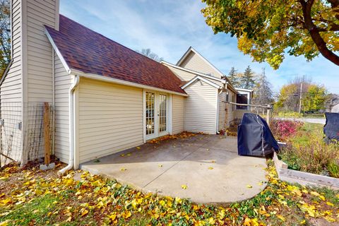 Tiny photo for Crystal Lake, IL 60014 (MLS # 12496442)